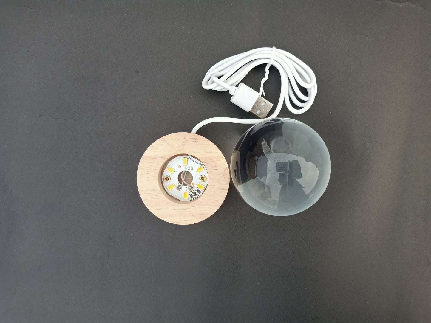 Crystal Astronaut Lamp